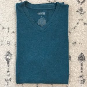 Express Stretch V-Neck T-shirt Medium